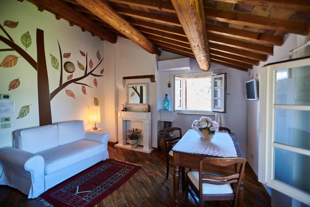 Central- Views - Air Conditioning - Easy Parking -Self Check In Perugia Luaran gambar