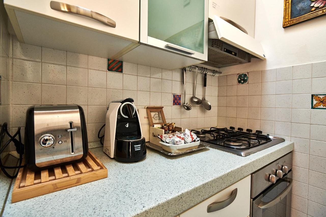 Central- Views - Air Conditioning - Easy Parking -Self Check In Perugia Luaran gambar