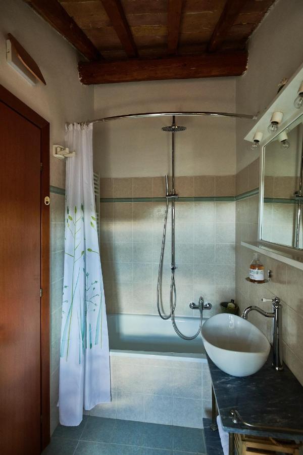 Central- Views - Air Conditioning - Easy Parking -Self Check In Perugia Luaran gambar