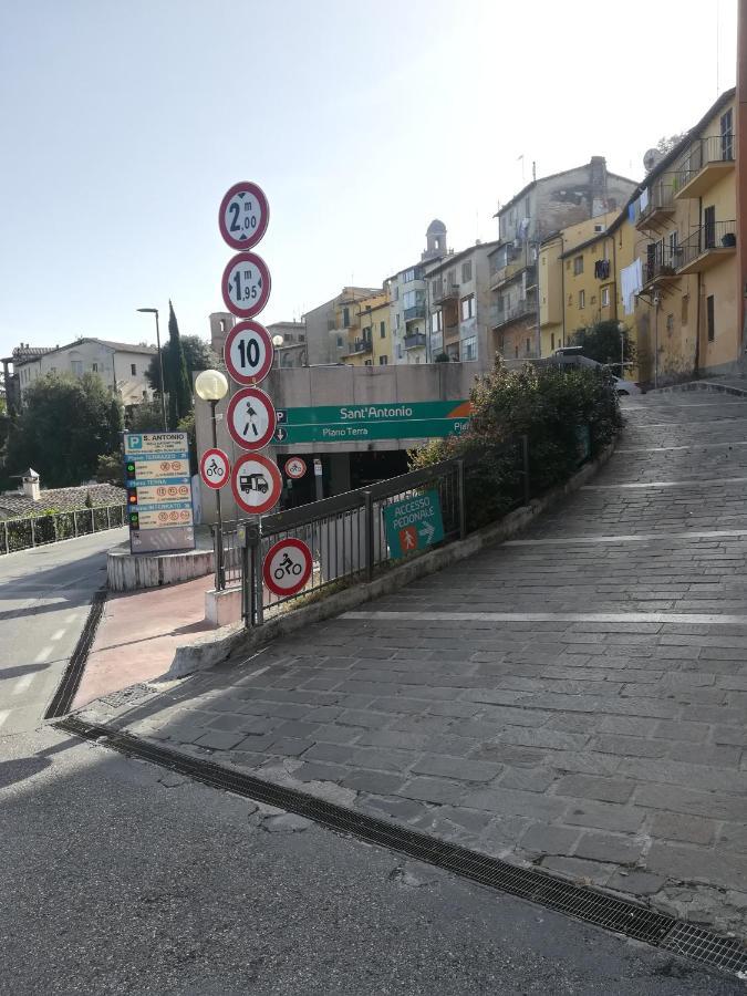 Central- Views - Air Conditioning - Easy Parking -Self Check In Perugia Luaran gambar