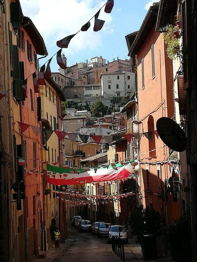 Central- Views - Air Conditioning - Easy Parking -Self Check In Perugia Luaran gambar