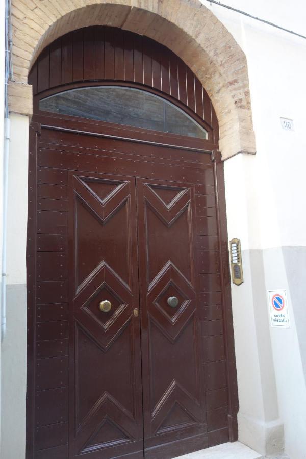 Central- Views - Air Conditioning - Easy Parking -Self Check In Perugia Luaran gambar